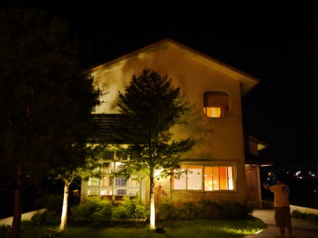 1381304831-2742551566 頭城-合盛66 田中央白色小屋內的輕鬆 這民宿一定要推薦