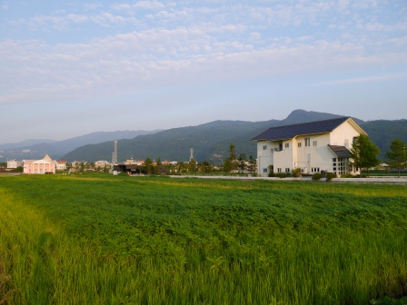 1381304838-2808771471 頭城-合盛66 田中央白色小屋內的輕鬆 這民宿一定要推薦