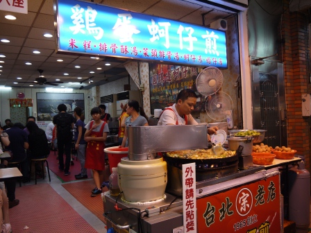 1381544838-2469395818 大同-寧夏夜市初體驗 東西好吃環境好 圓環邊蚵仔煎/里長伯臭豆腐/林記燒麻糬/詹記雞腳翅
