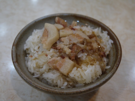 1381544839-3954009686 大同-寧夏夜市初體驗 東西好吃環境好 圓環邊蚵仔煎/里長伯臭豆腐/林記燒麻糬/詹記雞腳翅