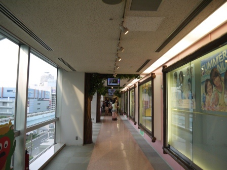 1382942371-2764829223 Odaiba-台場真有趣 走不透之一(百合海鷗號/自由女神/彩虹大橋/Aqua City/富士電視台)