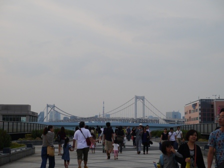 1382942383-676974958 Odaiba-台場真有趣 走不透之一(百合海鷗號/自由女神/彩虹大橋/Aqua City/富士電視台)