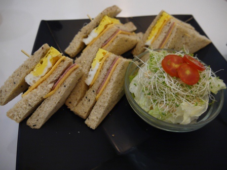1383467225-1115901489 中壢-哈堡堡 簡單實惠中原人的早餐店