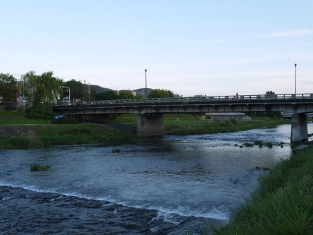 1384428224-2087665406 Kyoto-京都鴨川 好一個清涼清澈的鴨川時間