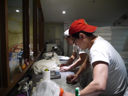 1384953174-2119617234 松山-Pizzeria Oggi拿坡里認證 好好吃的窯烤披薩