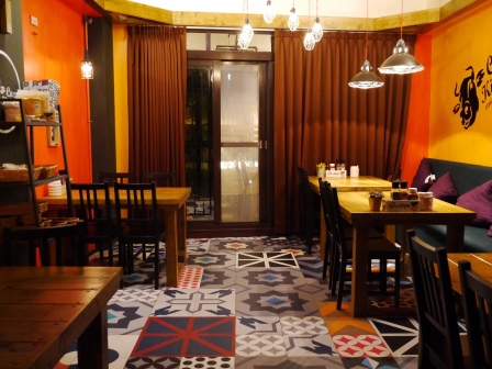 1385777212-685885836 新竹-可里廚房 北門老街的美式小店