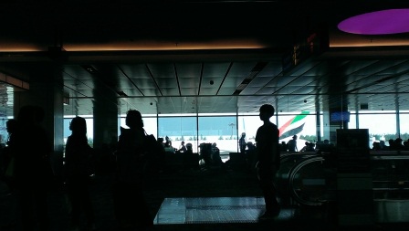 1385864007-1040229378 2013台北新加坡香港 怎麼全程老飛機