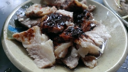 1386414604-231895995 新竹-東園國小旁茄苳大樹下麵店 排隊名店但非常沒規劃