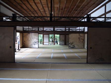 1386505916-2918880660 Kyoto-龍安寺 枯山水 巧妙的15顆石頭排列 永遠只看到14顆