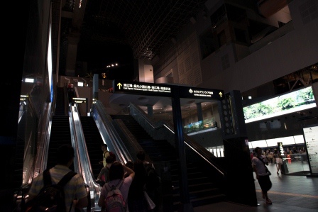 1386579401-3248579768 Kyoto-京都車站 是車站是百貨公司也是觀光景點