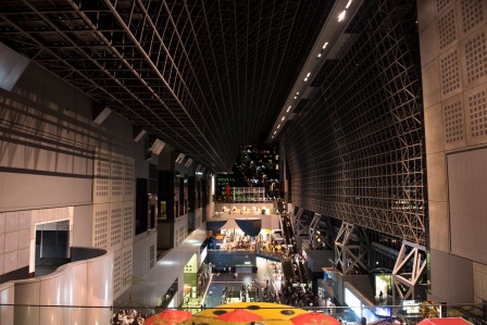 1386579406-1407855063 Kyoto-京都車站 是車站是百貨公司也是觀光景點