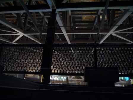 1386579414-631525532 Kyoto-京都車站 是車站是百貨公司也是觀光景點