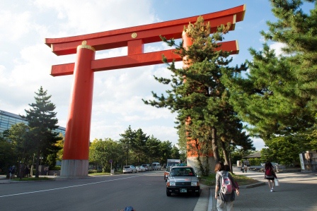 Kyoto 平安神宮撇見大鳥居才停留的景點 茶 香草 天空飛行 Kyoto 平安神宮撇見大鳥居才停留的景點 茶 香草 天空飛行