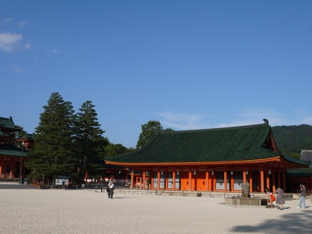 1386603018-199347755 Kyoto-平安神宮 撇見大鳥居才停留的景點