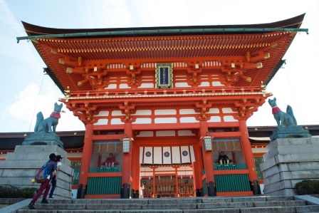1386859948-807065855 Kyoto-伏見稻禾神社 沒錯這是鬼打牆的鳥居集散地