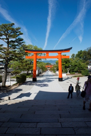 1386859949-3799892217 Kyoto-伏見稻禾神社 沒錯這是鬼打牆的鳥居集散地