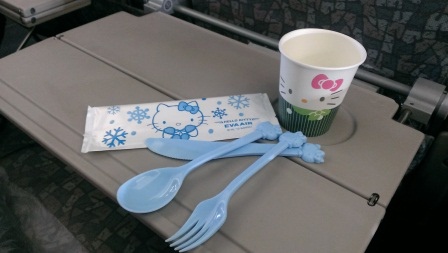 1388136323-1513463842 2013最後飛行之Hello Kitty陪我飛東京