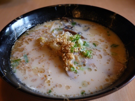 1388324005-1160538934 竹北-大海拉麵 豚骨拉麵挺夠味 加大蒜更有特色