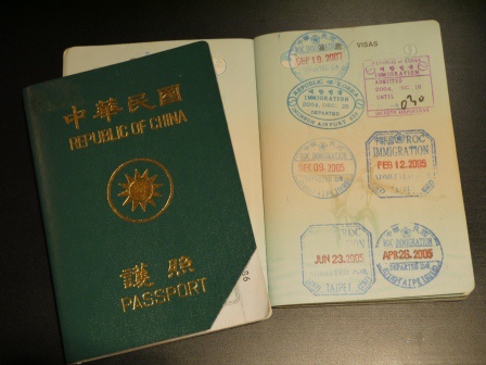 1388495413-1046079282 蓋滿一整本護照 新護照啟用