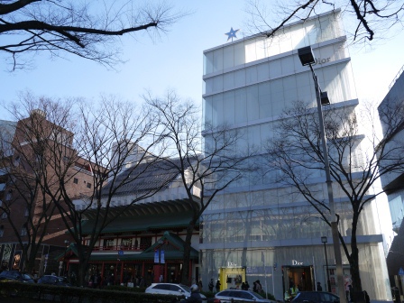 1389530100-2851530500 Omotesando-表參道 超美的建築摩登的商店還有小巷裡特色的小店
