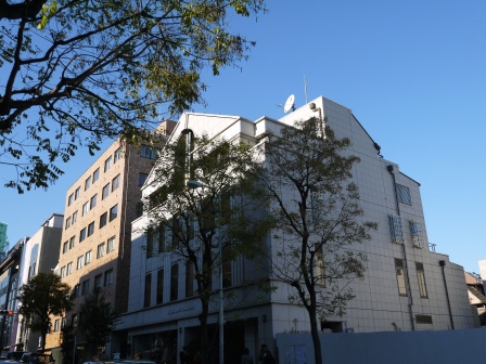1389530105-2141056075 Omotesando-表參道 超美的建築摩登的商店還有小巷裡特色的小店