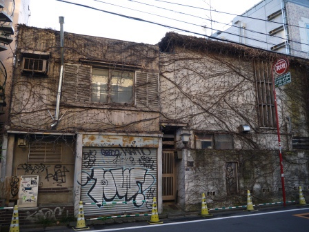 1389530124-2885592302 Omotesando-表參道 超美的建築摩登的商店還有小巷裡特色的小店