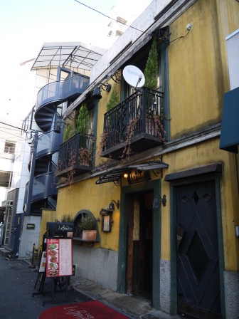 1389531001-3027332671 Omotesando-表參道 超美的建築摩登的商店還有小巷裡特色的小店