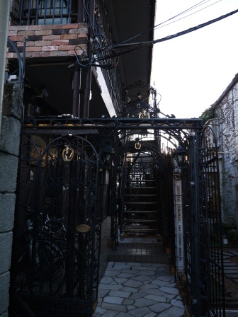 1389531310-4139106899 Omotesando-表參道 超美的建築摩登的商店還有小巷裡特色的小店