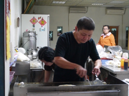 1390725437-4273559150 新竹-和樂早餐 創意的河粉蛋餅