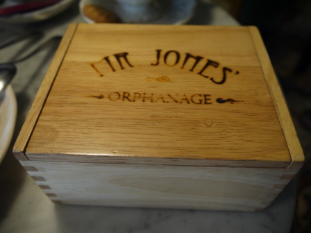 1392745752-535037004 Bangkok-Mr. Jones’Orphanage超人氣甜點店 甜死人不償命 一整個吃不慣