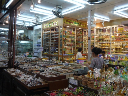 1394343110-3083079787 Bangkok-超大市集應有盡有 不買看熱鬧也很有趣的Chutuchak恰圖恰市場