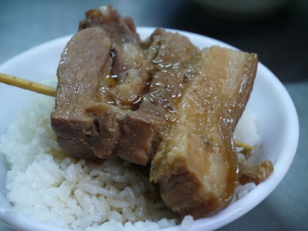 1396186228-189875722 彰化-魚市場爌肉飯 彰化有名的夜店