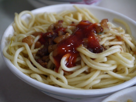 1397569541-3525296718 豐原-康康豬 人氣超高豐原人的早餐名店 傳統炒麵&豬血湯
