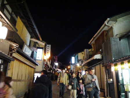 1399786491-3600121588 Kyoto-清水寺賞夜櫻 另種櫻花美