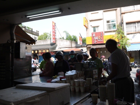 1401423910-1176726160 礁溪-鬍鬚包子饅頭店 好吃好吃當地人的早餐店