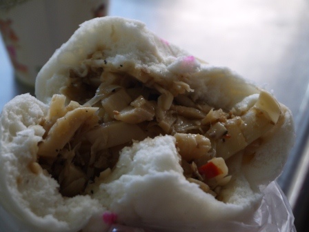 1401423913-2863531269 礁溪-鬍鬚包子饅頭店 好吃好吃當地人的早餐店
