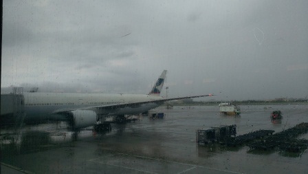 1401696062-444963162 2014國泰台北香港 是怎樣 等的時間比飛行時間還長...endless delay