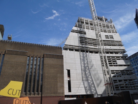 1403274043-82470202 London-Tate Modern泰德現代藝術館 身邊任何小細節都可能是藝術啊