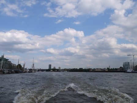 1403324555-1542620081 London-Thames River Bust泰晤士河巴士 換個角度看倫敦