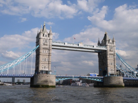 1403324556-2581245433 London-Thames River Bust泰晤士河巴士 換個角度看倫敦