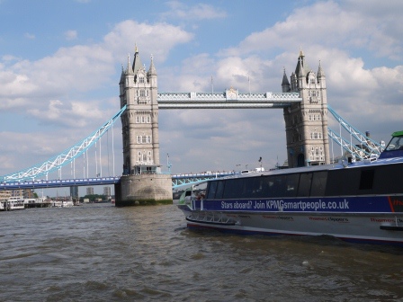 1403324559-2165948467 London-Thames River Bust泰晤士河巴士 換個角度看倫敦