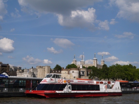 1403324561-3599212833 London-Thames River Bust泰晤士河巴士 換個角度看倫敦