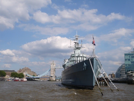 1403324562-3670817035 London-Thames River Bust泰晤士河巴士 換個角度看倫敦