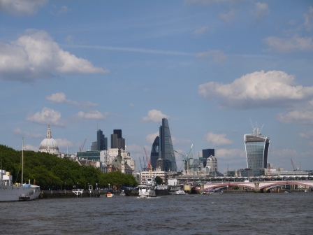 1403324570-584326035 London-Thames River Bust泰晤士河巴士 換個角度看倫敦
