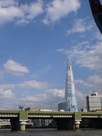 1403324830-2398637137 London-Thames River Bust泰晤士河巴士 換個角度看倫敦