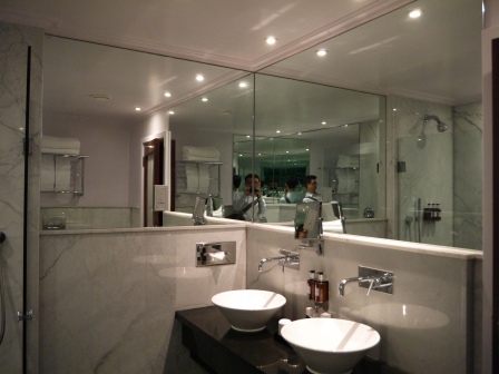 1403616945-3023715685 London-The May Fair Hotel交通超便利的好飯店