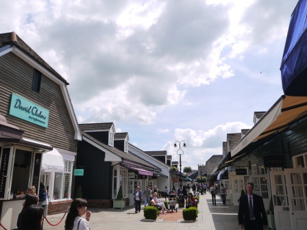 1403654761-1458869394 London-倫敦也有outlet 來Bicester Village血拚吧!