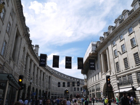 1403793730-4255386069 London-皮卡迪里圓環&高級購物區攝政街與意外的超跑PA