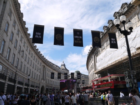 1403793731-2954980263 London-皮卡迪里圓環&高級購物區攝政街與意外的超跑PA