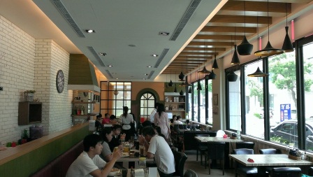 1404029893-1912740156 頭份-普拉伯 人氣義大利料理店 到頭份一樣受歡迎